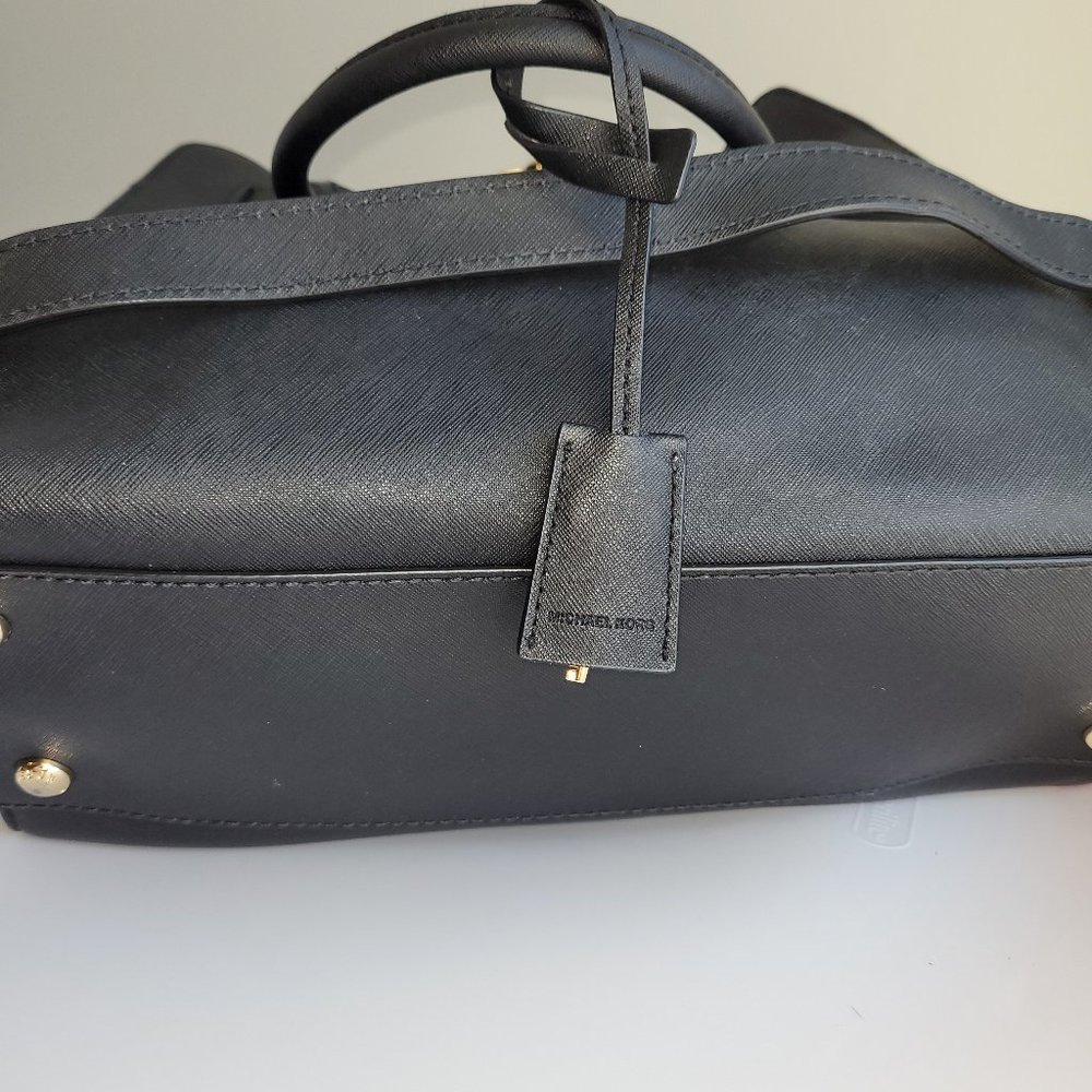 Authentic Michael Kors Purse - image 3